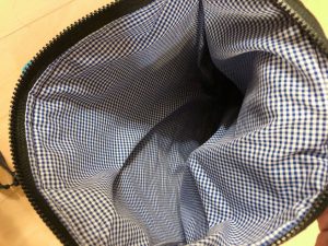 内側はワッペンの色と同じカラーです