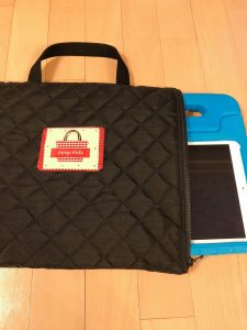 サイドジッパーでそのまま収納できます
