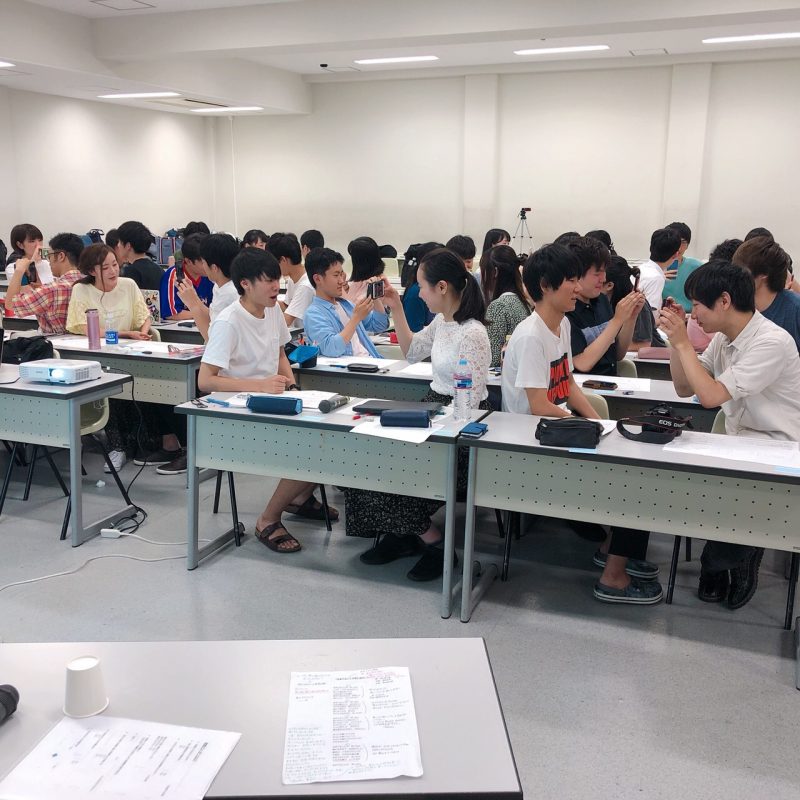 途中の課題はみんなでワイワイと