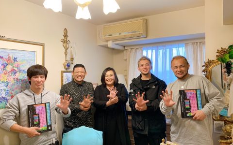 座談会⑥ 鬼山選手の猫の手ポーズ